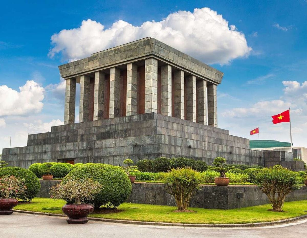 Ho Chi Minh Mausoleum - The Top Destination for Hanoi Travel