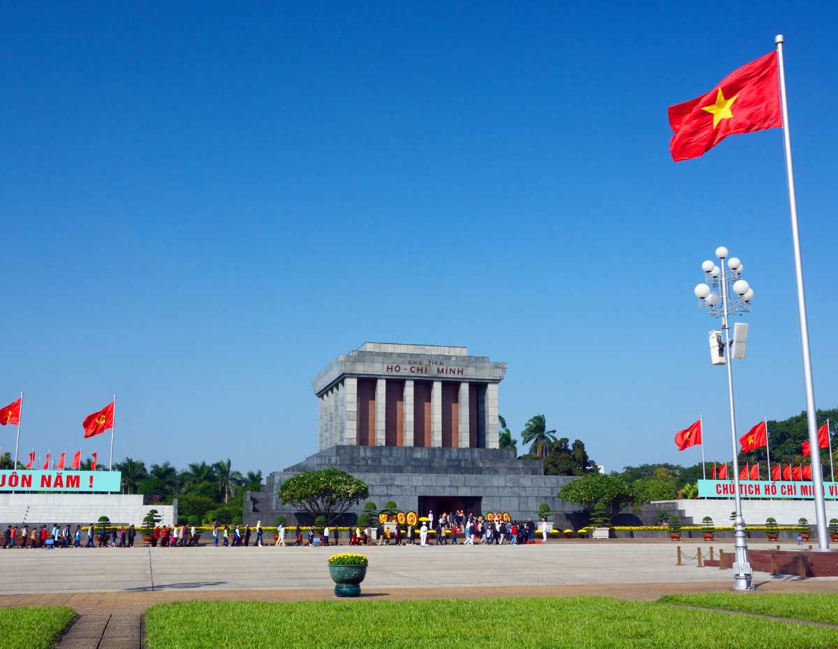 Vietnam Tour Package Price: Affordable 7-Day & 6-Day Tours from Ho Chi Minh to Hanoi, Halong, and Da Nang with Flights from India