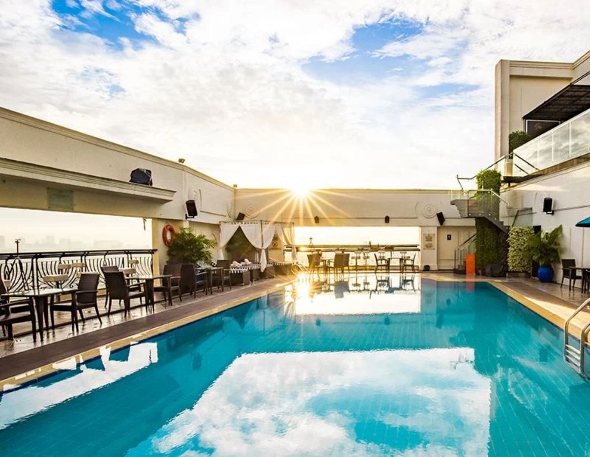 Blog 11 5 Star Renaissance Riverside