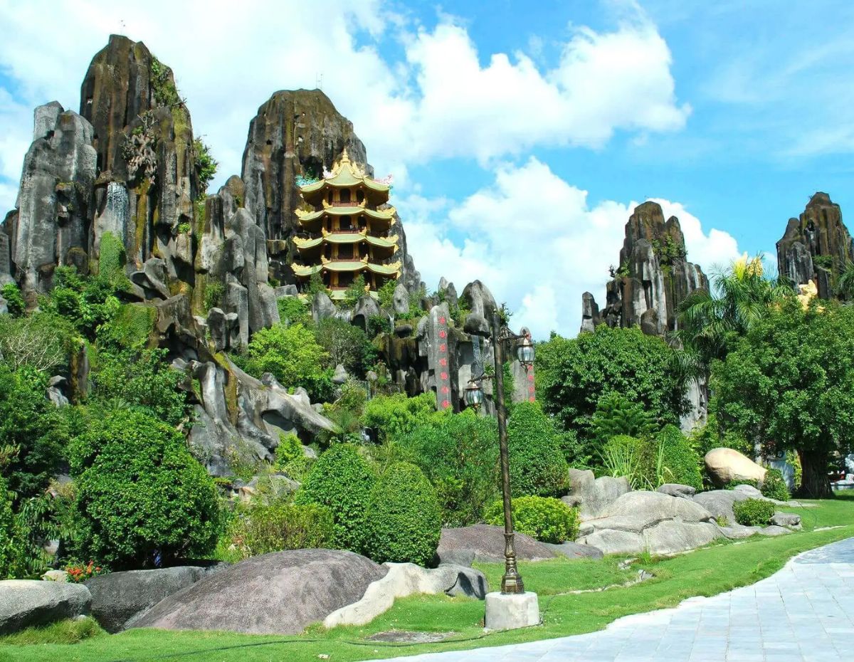 Things to Do in Hoi An & Da Nang 9